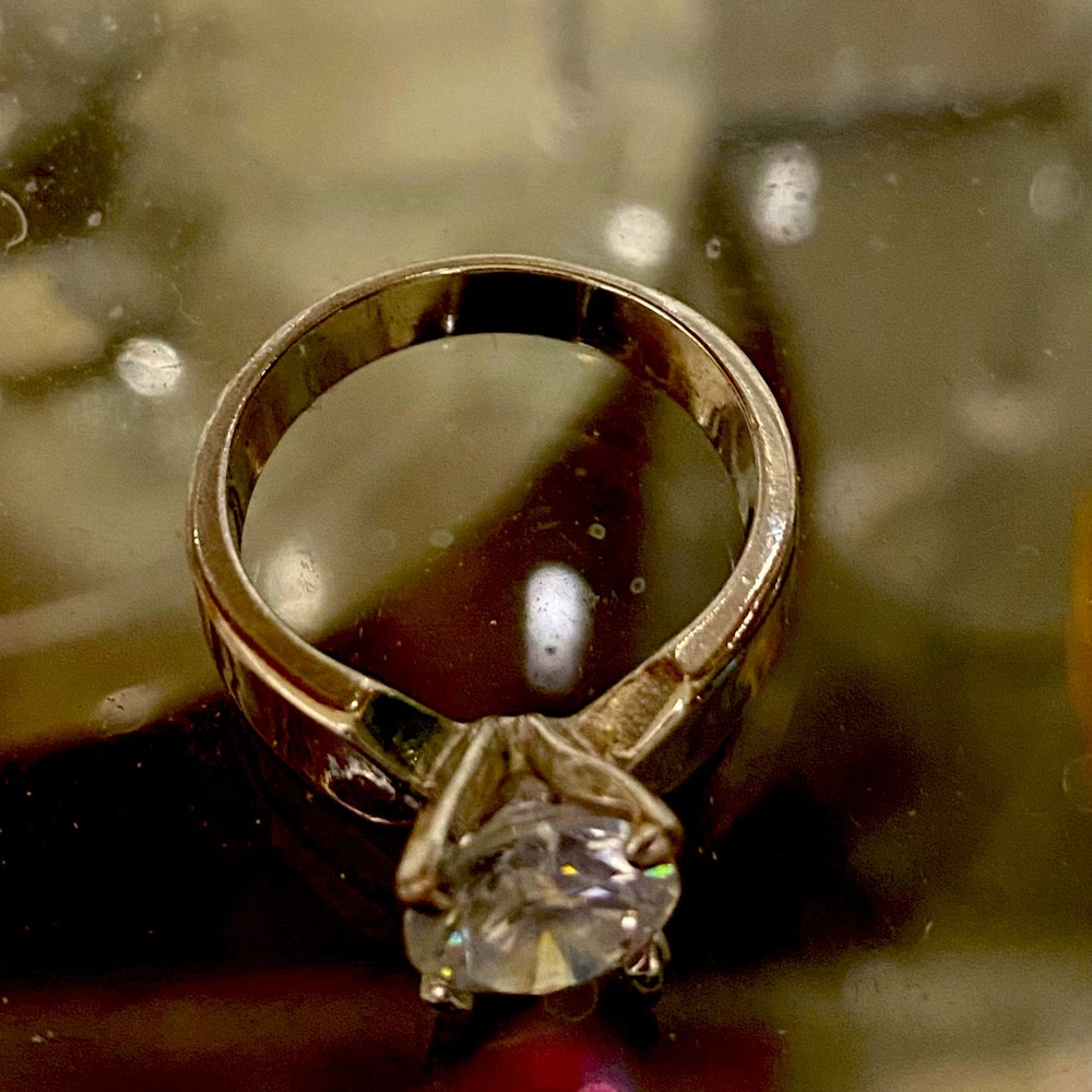 Ring - Picture 2 of 3